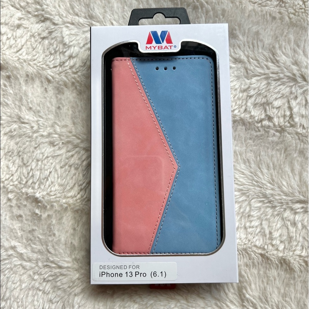 NWT iPhone 13 Pro Wallet Case